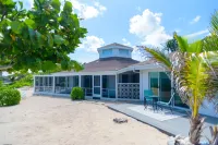 FREE Night in 2025! Private, quiet oceanfront home, wrap-around screened porch. Hotels near East End Lighthouse Park