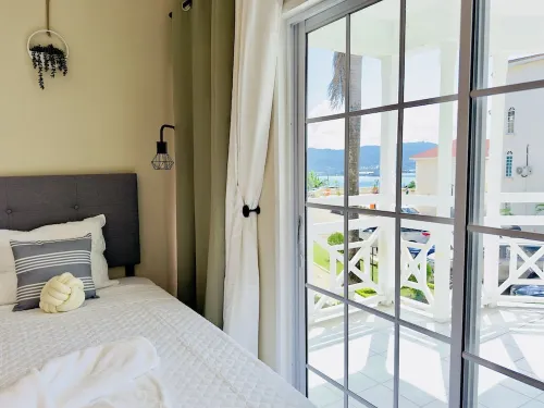 Falcon Oceanview Condo/Free Airport Transportation/Gated Complex/Security