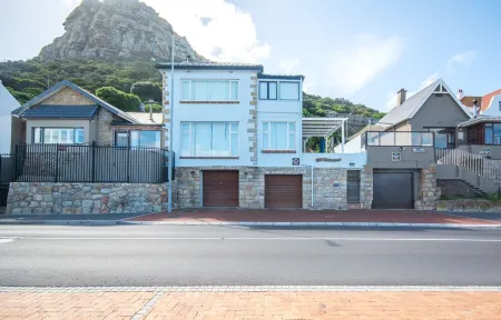 Modern Beach Apartment