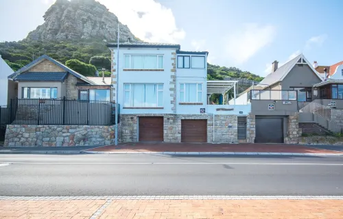 Baytree Beach House Hotels in Muizenberg