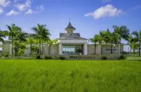 Luxury Family Villa by the Beach!  호텔