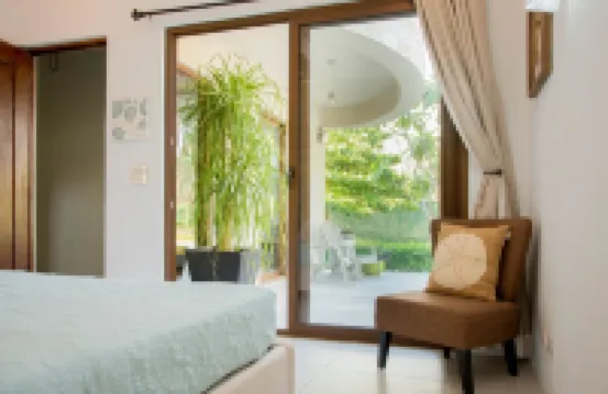 Modern beach Villa - Property can accommodate up to 16 pp - close to the beach