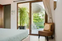 Modern beach Villa - Property can accommodate up to 16 pp - close to the beach