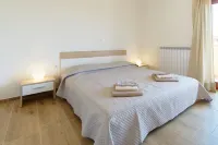 Apartments Belvedere-Three Bedroom Apartment with Balcony Hotels in Buje