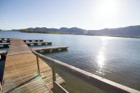 Lakefront Home away from Home - 3성급