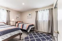 Cute and affordable 3BDR duplex in Overland Park for up to 10 people! Unit #2