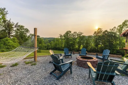 Nature Retreat: Hot Tub, Fire Pit & Hocking Hills