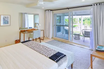 2BR/2BA Ground Floor Apartment in Lush Tropical Garden, 3 Hotels near Club Med Ruins