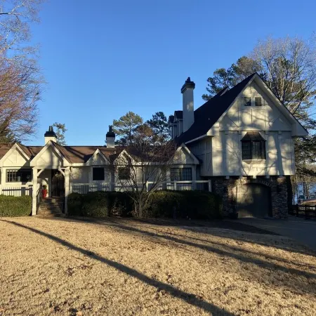 Beautiful Lake House with pool, dock with party deck, video games, pool table