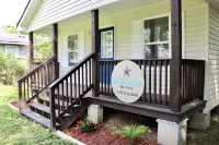 The Sea Willow : A Charming Gulf Coast Cottage Hotels near Gulfport Premium Outlets