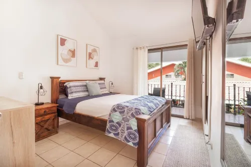 The Tranquil Coco Townhouse: 300 Meters from the Beach!