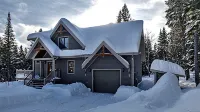 Rustic chic chalet in the forest