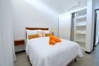 Modern Pura Vida Luxury - One finest homes, private pool. Upscale gated safe