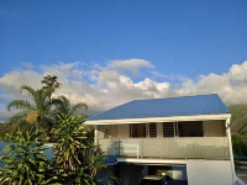 Independent 1BR Apartment, 5 min walk to the beach, restaurants and shops Hotels in Punaauia