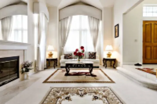 Impressive Exec. Luxury Home. Pool & SPA. Beautiful, Clean, Spacious, Convenient Hotels in Union City