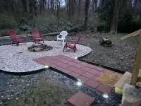 Glamping at it's best! Sleeps 4, Porch w/grill Fire pit Big outdoor living space Hotel a High Point