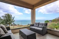 Apartment facing the Beach