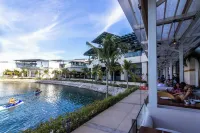 Stunning Sky Deck/Ferry & Beach 2Min/Pool/Sleeps 5-16/24-7 Security/Garden Patio - Bungalow