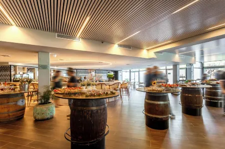 Nof Ginosar Kibbutz Hotel Отели рядом с достопримечательностью «Magdala»