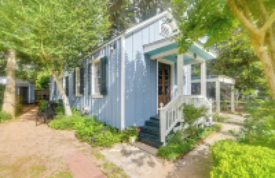 Private Spa & Seawall: Dog-Friendly Galveston Gem