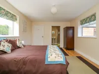1 Pines Farm Cottages فنادق في Monk Fryston