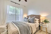Modern and Chic Gulfport Escape Walk to Beach! - Beach