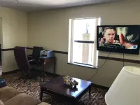 Clairmont Inn & Suites - Warren