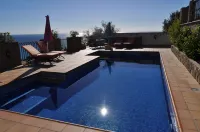 Welcome Inn Nerja Guest House Luxury Bed & Breakfast - วิวทะเล