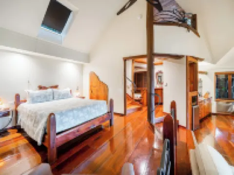 Secrets on the Lake Hotels in Maleny