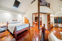 Secrets on the Lake Hotels in Flaxton