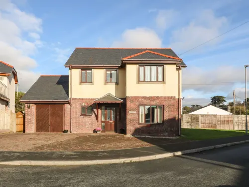 Min Y Traeth Hotels in Criccieth