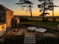 Bennar Fawr Hotels in Llanfair