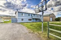 Montana's Emigrant Peaks Getaway: Apt w/ Amenities - 3-Star