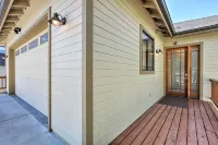 Spacious Flagstaff Home w/ Fire Pit & Game Room! - Parvekkeita