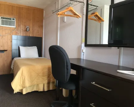 Country Squire Motel Hotels in Arnprior