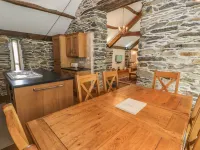 Hendoll Barn Hotels in Llangelynin