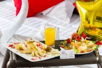Casablanca Hotel, RestoBar, Catering, Eventos & Turismo en Garzón - breakfast