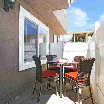 Costa Mesa/Newport - Fast Wifi - Work Stations - Free Parking - Self Check in! (cm-1) Dining/Meeting Rooms