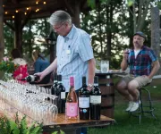 Stevenson Farms-Harvest Spa B & B - bar