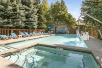 901 Crazy Horse Circle Condo