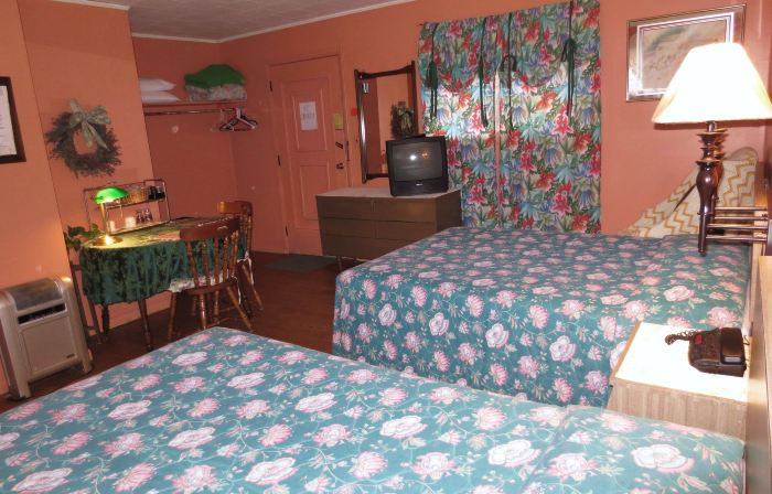 Four Seasons Motel