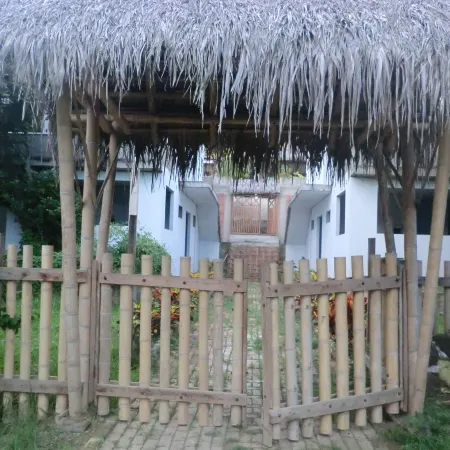 Charlie Suites Ayampe