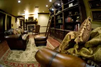 Two Hearts Inn Hotel di Edmond