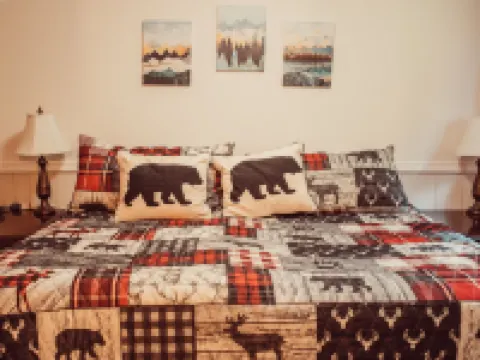 Pioneer Inn Downtown Hotels in Homer