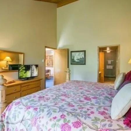 Townsend Place Condo 3 Minutes Walk to Beaver Creek VIllage by RedAwning