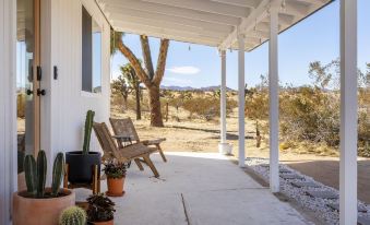 Mojave Mesa - Desert Views & Desert Style 1 Bedroom Home by RedAwning