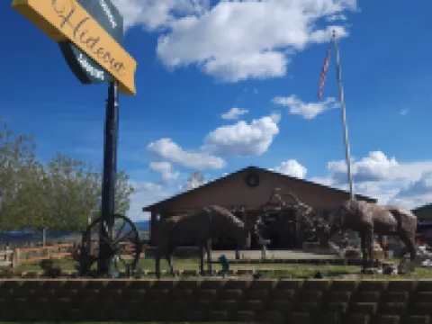 Flaming Gorge Hideout Hotels in Daggett County