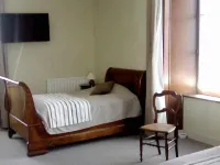 Auberge la Source - Logis Hôtels Hotel a Bellac
