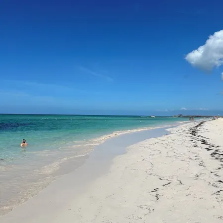 Playa Turquesa, BEACH FRONT