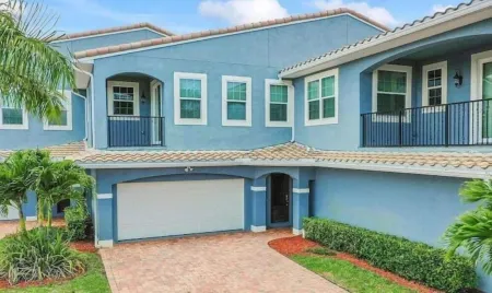 Luxury Condo by the Beach